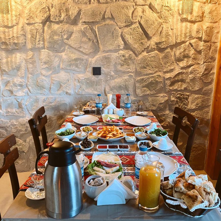 Anatelein Cave Hotel Üçhisar Esterno foto