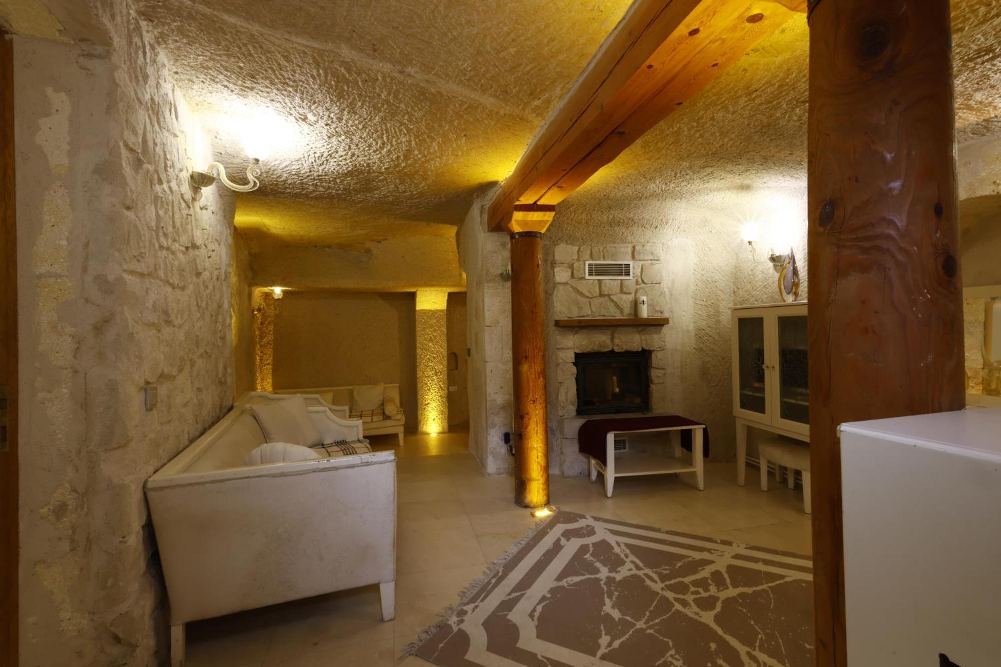 Anatelein Cave Hotel Üçhisar Esterno foto
